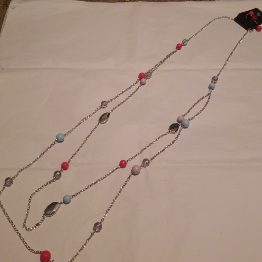 Take one for the gleam necklace set